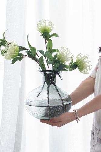 Bowen Glass Vase - 205 X 205 X 220