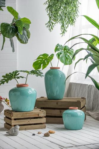 Ceramic Vase - 220 X 220 X 330