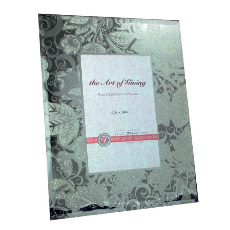 Glass mirror patterned photo frame, showcasing photos in a stylish 4x6 design, measuring 23x18 cm.
