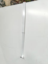 Adjustable Metal Wreath Hanger (White)