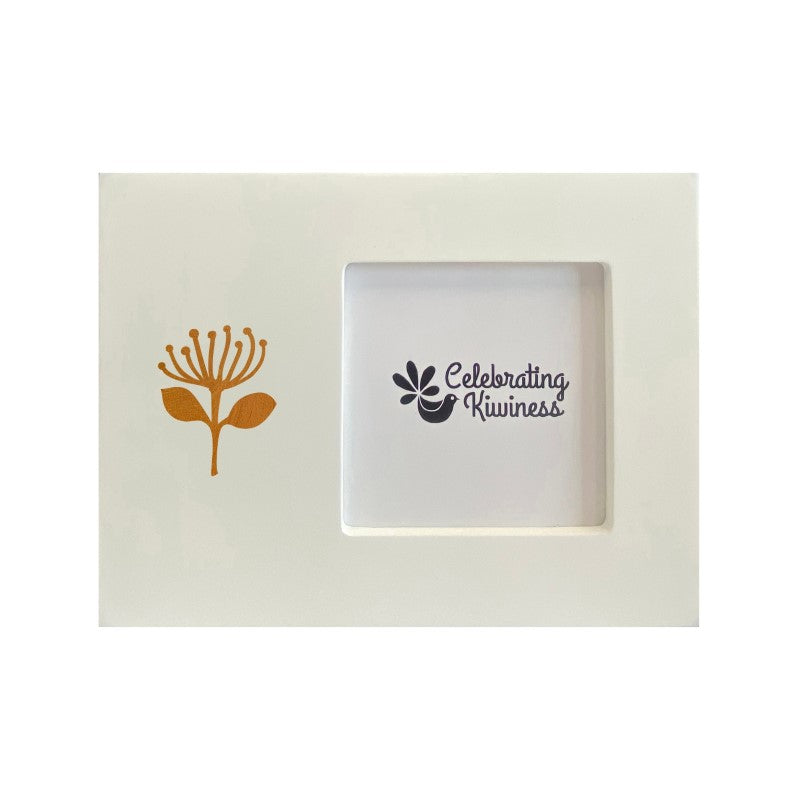 Photo Frame White 4 x 4 with Rimu Veneer Pohutukawa