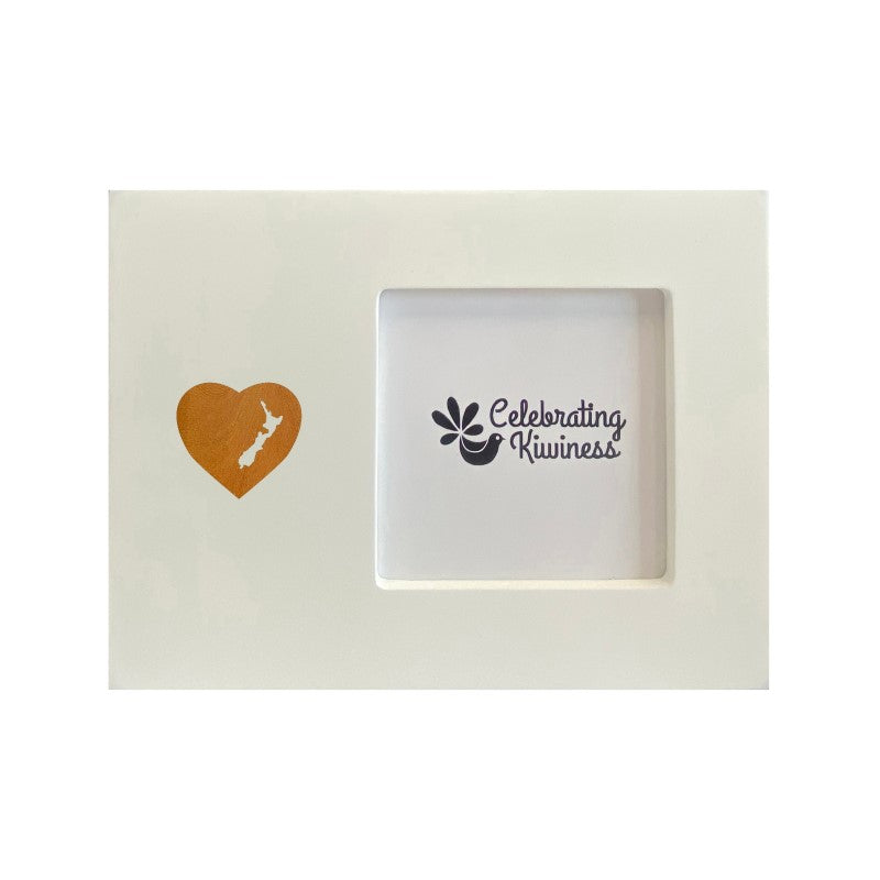 Photo Frame White 4 x 4 with Rimu Veneer Heart