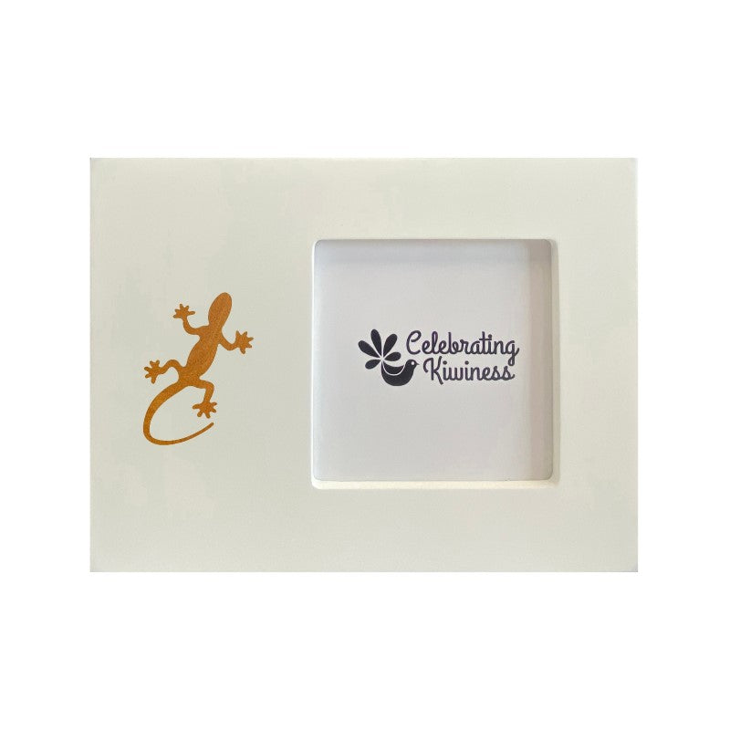 Photo Frame White 4 x 4 with Rimu Veneer Gecko