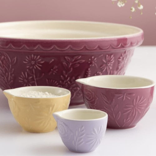 Set of 3 Mason Cash Meadow measuring cups, featuring a charming Daffodil pattern and durable stoneware for precise cooking.