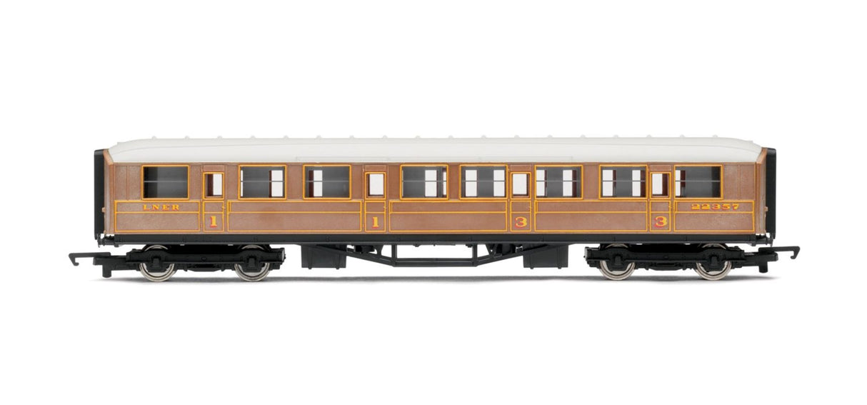Hornby Train Accessory - R/ROAD LNER Teak Comp