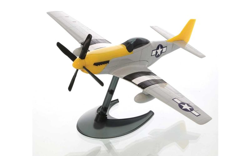 Airfix Mustang P-51D model kit, 1:72 scale, 38 snap-together pieces, ideal for kids 5+, no glue needed, includes display stand.