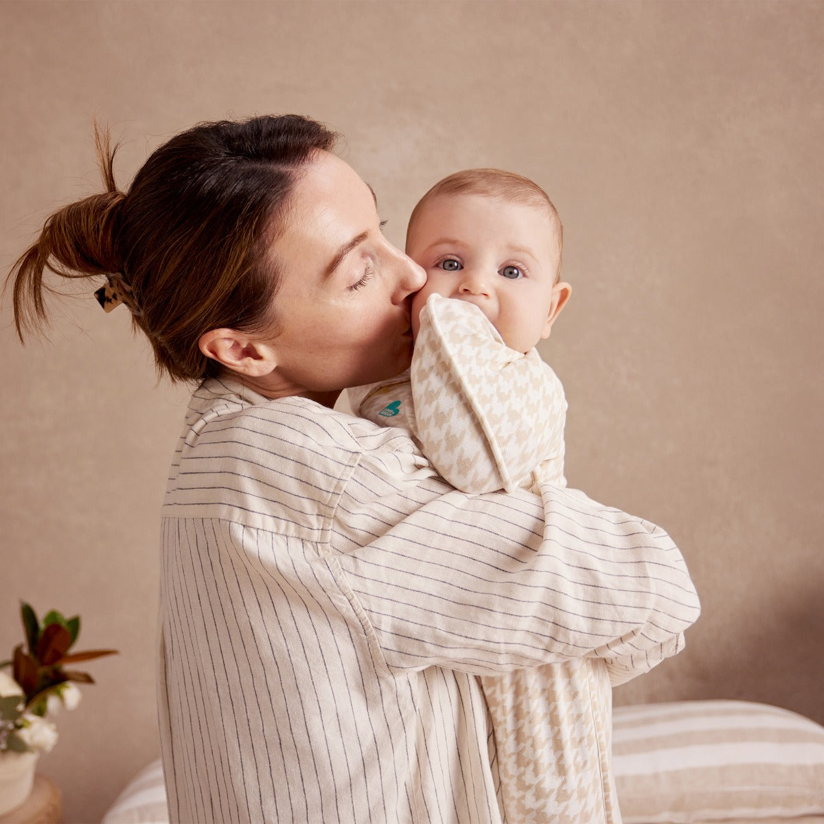 Love to Dream Swaddle Up™ Original 1.0 TOG - Houndstooth - Medium