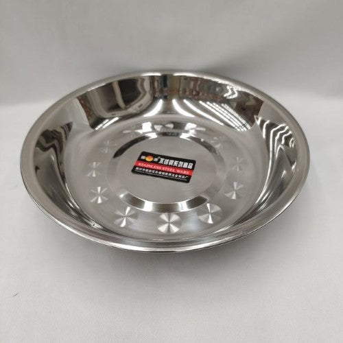 Durable 18cm stainless steel plates in a pack of 10, perfect for stylish dining and easy cleanup.