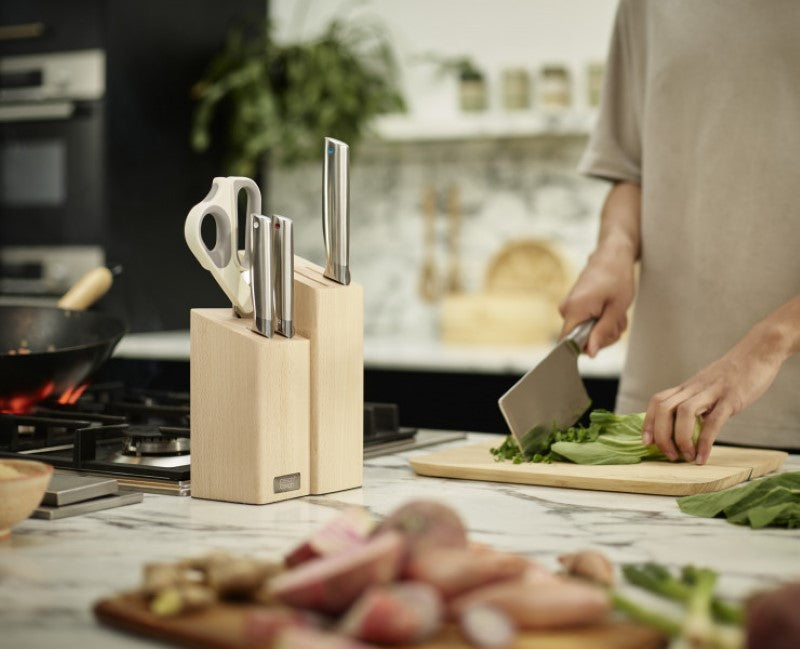 Joseph Joseph Elevate Fusion 5pc set with premium knives, scissors, and stylish beechwood block for efficient kitchen use.