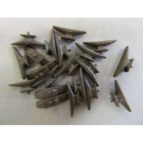 Sturdy 18mm cleat for securing lines on boats, crafted for durability and ease of use in marine conditions.