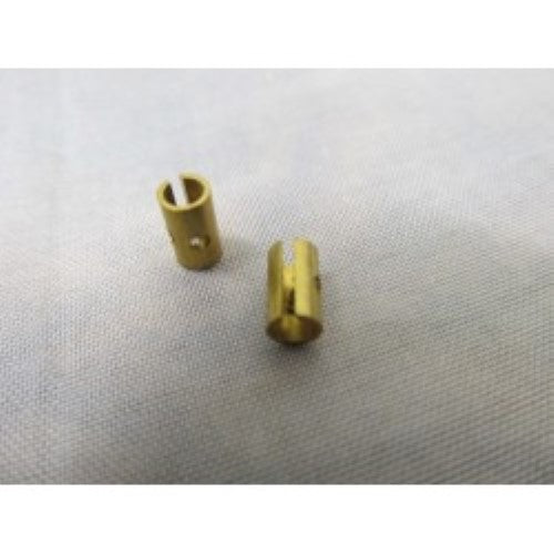 Yard fittings 4 x 7mm (2) for model boats, crafted for durability and precise rigging, enhancing performance and aesthetics.