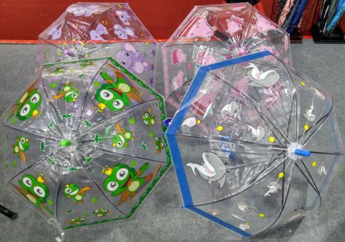 Auto Open Poe Umbrella for Kids features a durable frame, playful designs, and a comfortable crook handle for little hands.