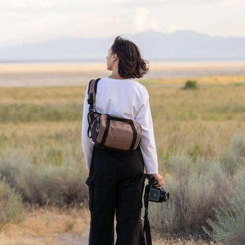 WANDRD ROGUE V2 6L CAMERA SLING BAG ATACAMA CLAY