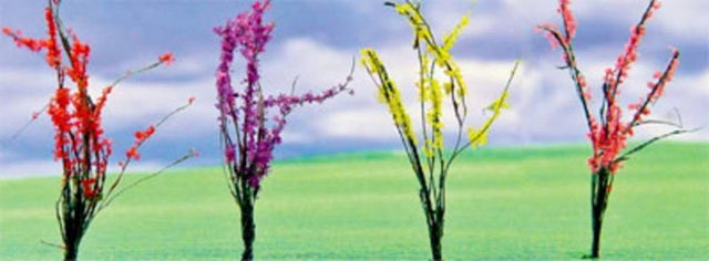 Vibrant JJT Model Scenery O scale flower bushes (25-38mm, 32 pack) for enhancing dioramas and miniature landscapes.