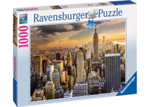 "1000-piece Ravensburger puzzle featuring a vibrant depiction of New York City's iconic skyline, measuring 70 x 50 cm."