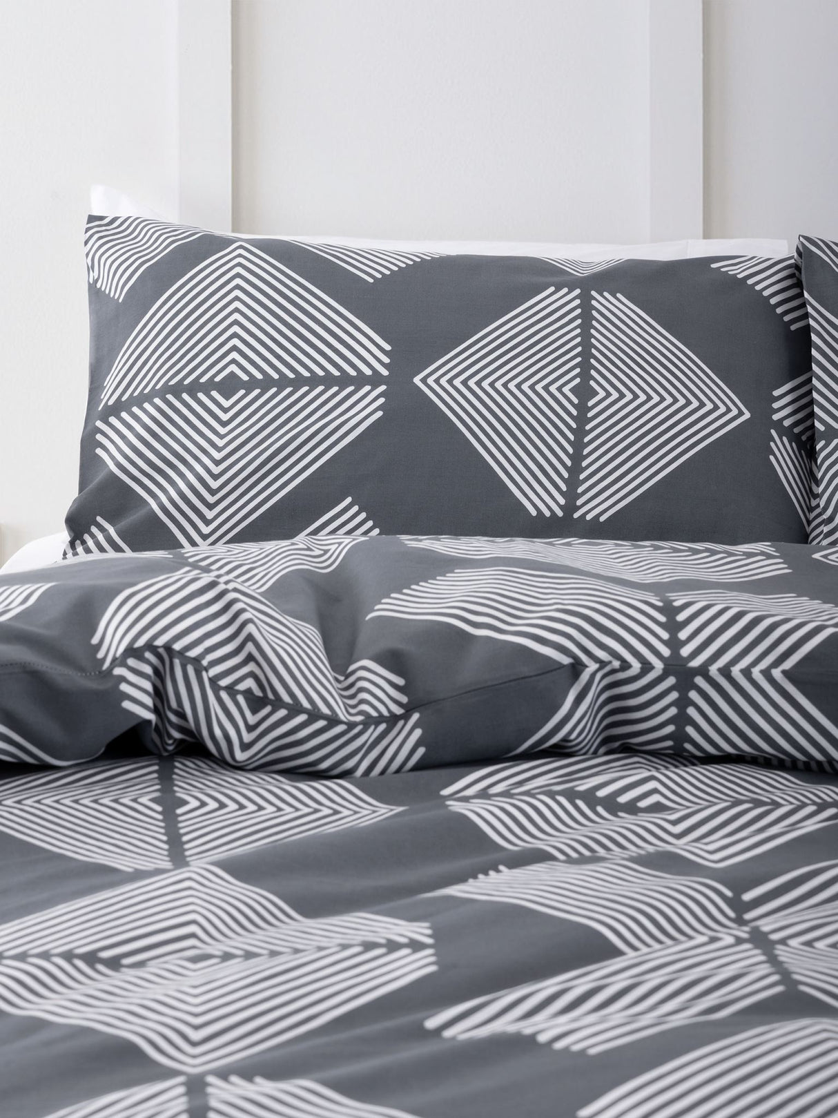 Single Duvet Cover - Set - Aspen Charcoal Set by Nu Edition