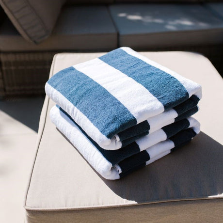 Plush navy and white beach towel, 100 x 180 cm, 100% OEKO-TEX® cotton, absorbent and ethically made in Turkey.