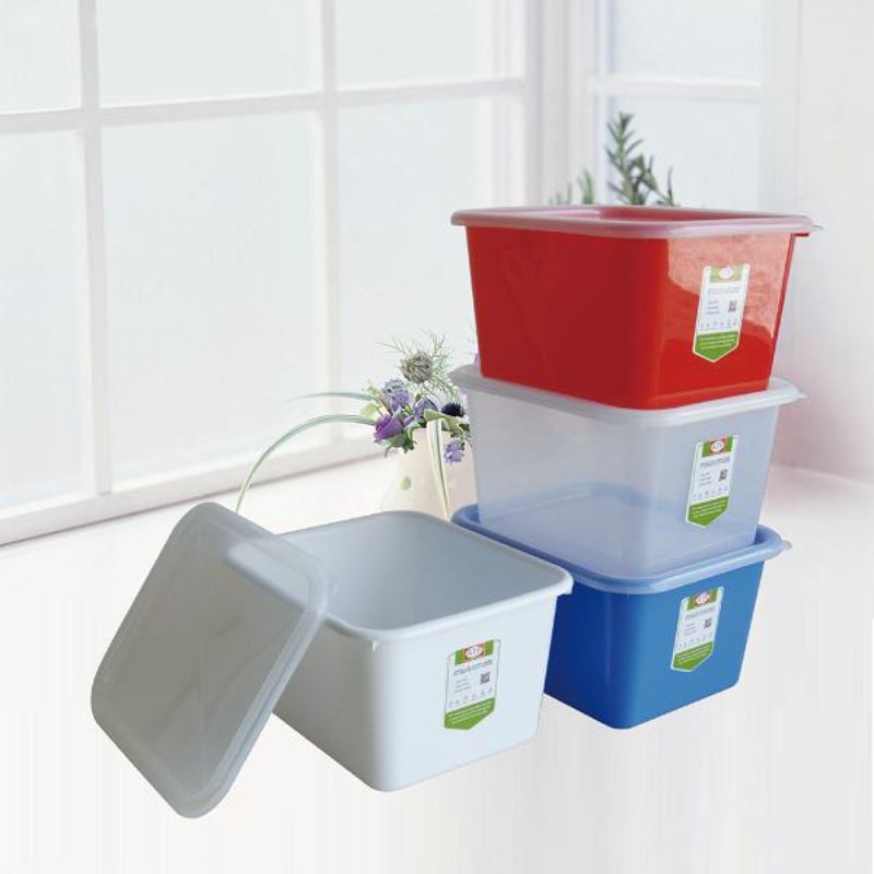 Set of 12 plastic storage boxes with lids, each 15L, measuring 36 x 30.5 x 20.5CM for organized storage.