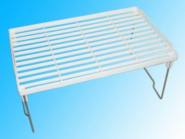 Set of 6 stackable plastic shelves, 39 x 23.8 x 18.3 cm, ideal for organizing kitchens, bathrooms, and offices.