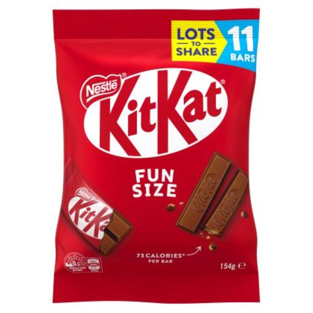 Chocolate Kit Kat Fun Pack featuring 11 crispy wafer bars coated in smooth milk chocolate, perfect for sharing and snacking.