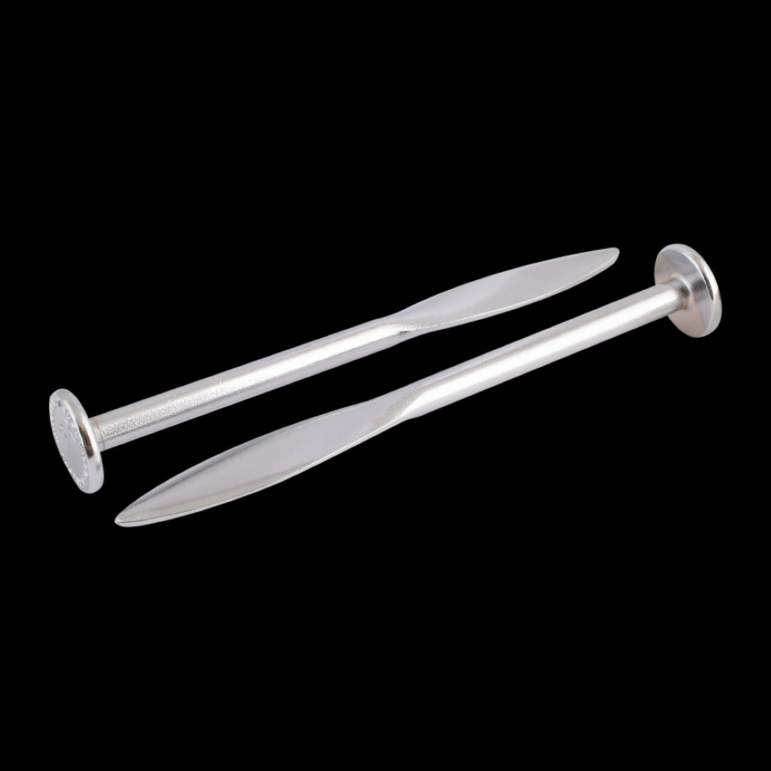 FOOTPRINT Line Pins in carbon steel, chrome-plated for durability, essential for ensuring straight walls in construction.