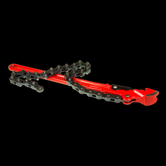 HIT 670mm Chain Pipe Wrench with durable I-beam handle, designed for tight spaces and efficient plumbing tasks.