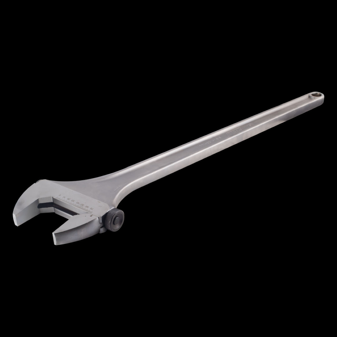 Adjustable wrench with 750mm length, 78mm jaw opening, chrome vanadium steel, ergonomic design for heavy-duty tasks.