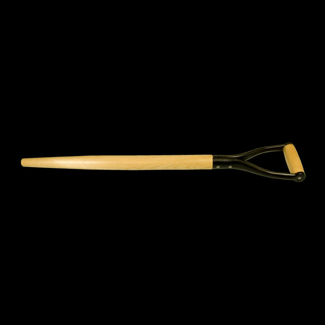 STANWAY 736mm Hickory D-Handle for tools, designed for durability, comfort, and efficient digging in tight spaces.