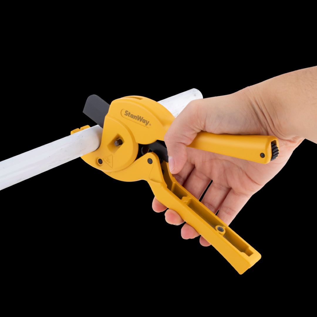 STANWAY Plastic Raptor Pipe Cutter with a magnesium body and PTFE-coated INOX blade for smooth cutting of various pipes.