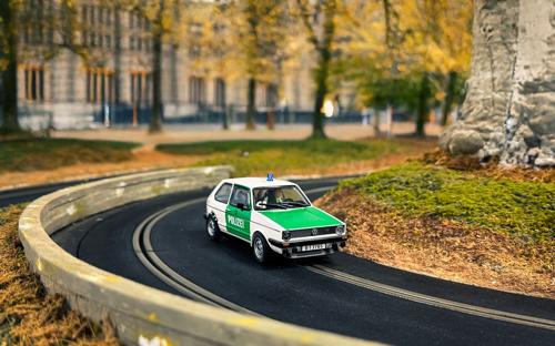 Slot Cars & Accessories - Scalextric - Volkswagen Golf MK1 Polizei