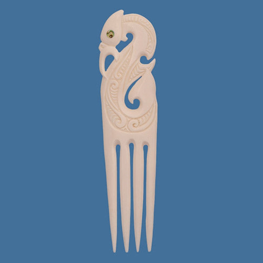 Extra large Bone Manaia Heru (17x4cm) showcasing intricate design, symbolizing protection and cultural significance.