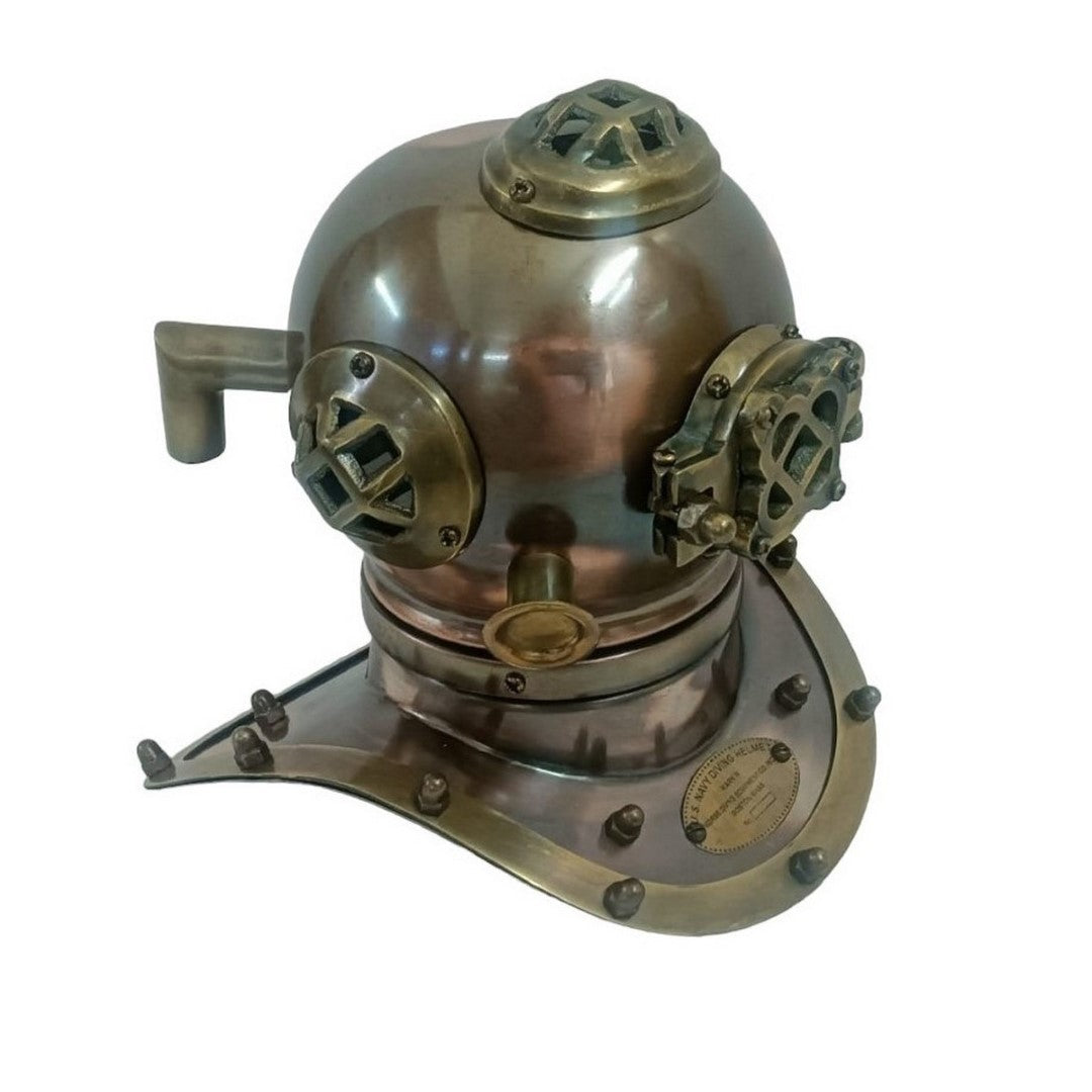 Copper diving helmet made of aluminum, vintage design, perfect nautical decor accent piece, measuring 20x18x20 cm.