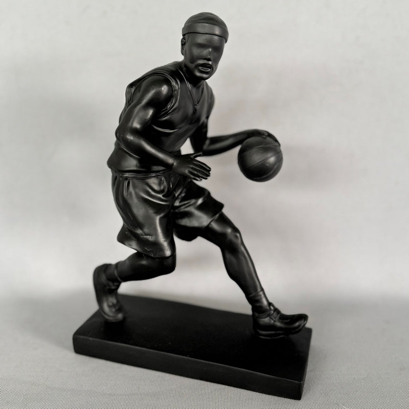 Figurine - Basketball (16 x 24cm)