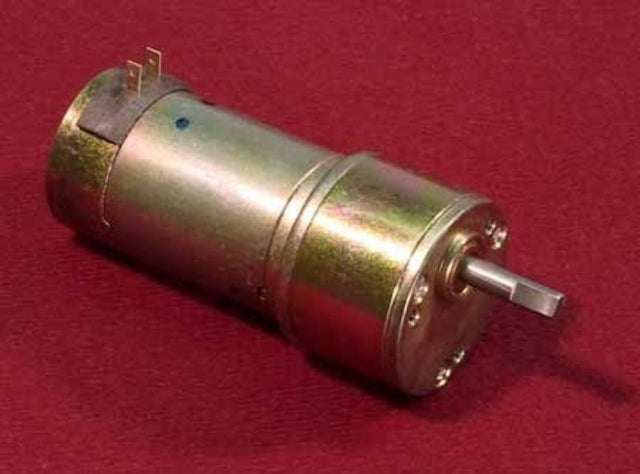High-quality American-made gear head paddle wheel motor for model boats, featuring compact size, 12V power, and 60.5:1 reduction ratio.
