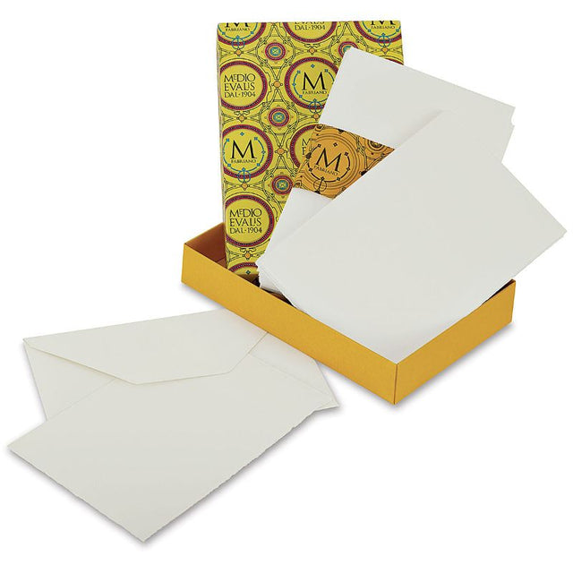 Elegant Fabriano Medioevalis 260gsm single cards with deckle edges, perfect for artistic projects and personalized stationery.