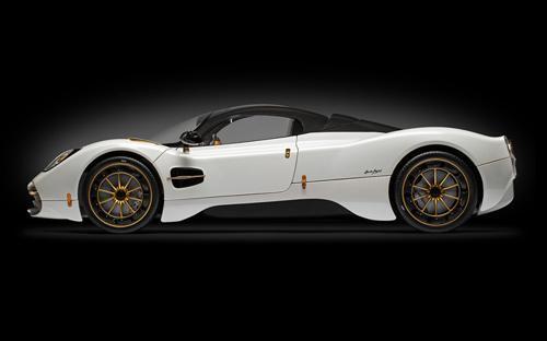 Pocher Pagani Utopia Coupe 1/8 Model Kit Bianco Perla