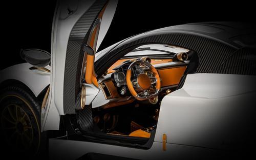 Pocher Pagani Utopia Coupe 1/8 Model Kit Bianco Perla