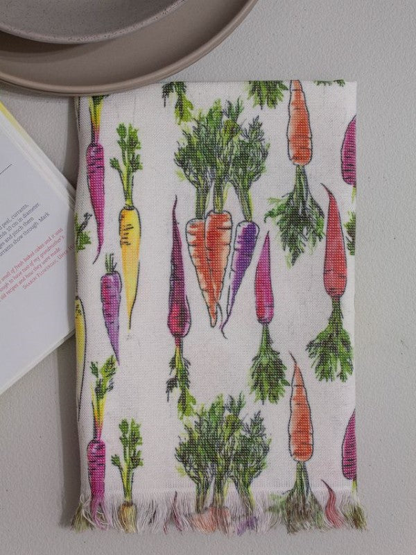 Vibrant Baksana kitchen towel featuring carrot print, 100% cotton, plush terry reverse, OEKO-TEX® certified, 50 x 75 cm.