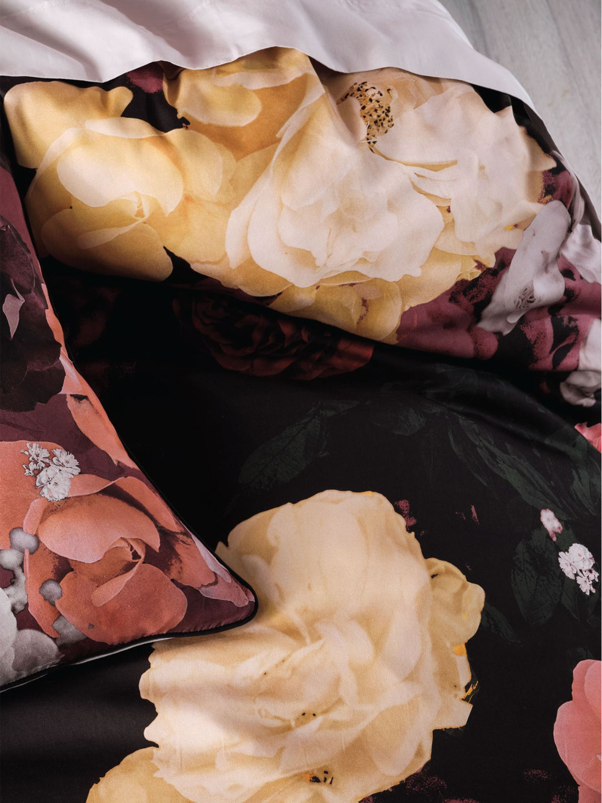 Luxurious King Duvet Cover Set by Savona featuring floral motifs on black cotton sateen for an elegant winter aesthetic.