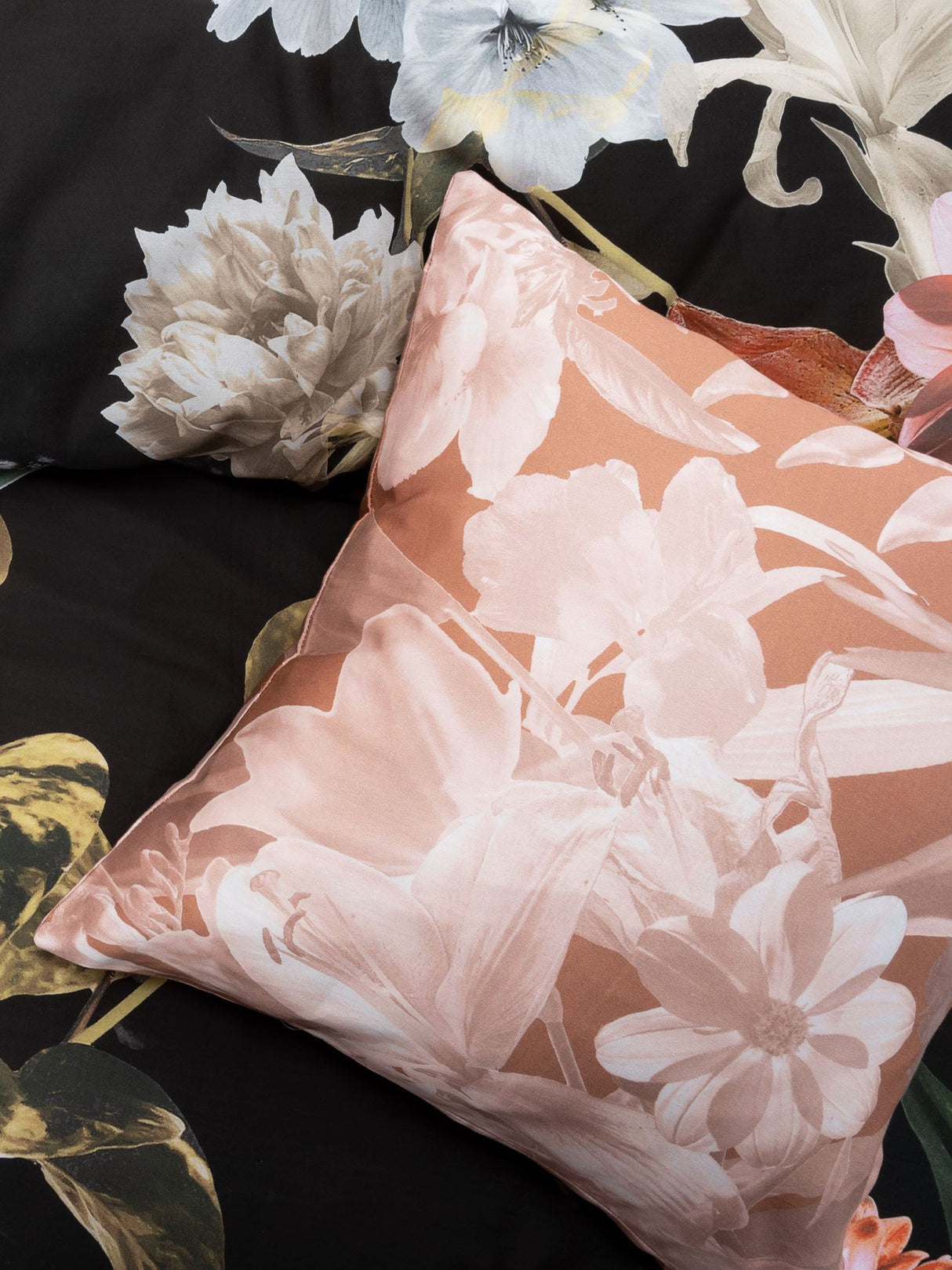 Californian King Duvet Cover Set Noelani by SAVONA features floral design in vintage tones on dark brown, crafted from 100% cotton sateen.