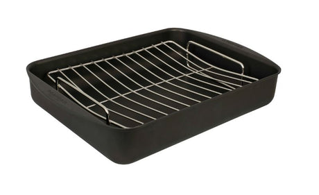 Scanpan Classic 39cm roasting pan with rack, made from recycled aluminium, non-stick, oven safe, and ideal for perfect roasting.