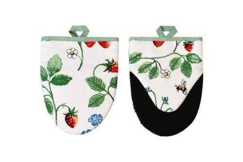 Strawberry Patch Cotton Microwave Mitts Pair 18 x 14.5cm â€“ Ulster Weavers