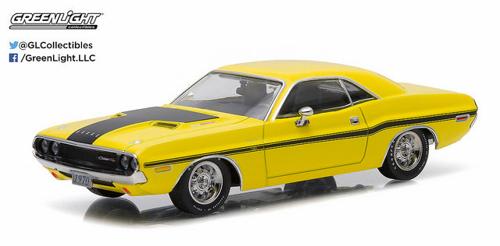 1970 Dodge Challenger R/T Scale Model 1:43 Greenlight Yellow/Black Stripes