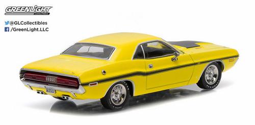 1970 Dodge Challenger R/T Scale Model 1:43 Greenlight Yellow/Black Stripes