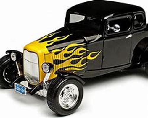1932 Ford Five Window Coupe Scale Model 1:18 Motormax Black with Flames