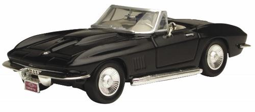 1967 Chevrolet Corvette Convertible Scale Model 1:24 Motormax Red or Black