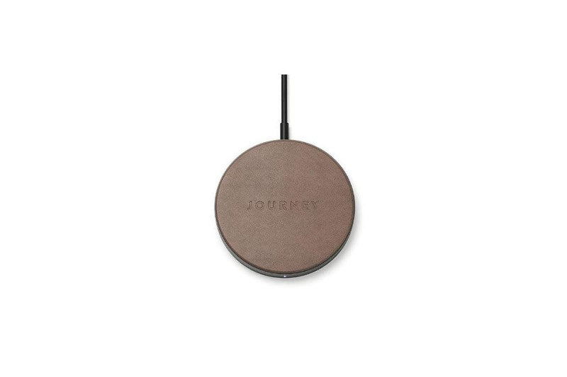 Alogic JOURNEY Dark Brown MagSafe wireless charger featuring strong magnets, full-grain leather, and safety protections.