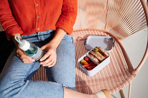 Vibrant blue Bento Box Midi with two compartments and removable tray, ideal for versatile meal prep on-the-go.