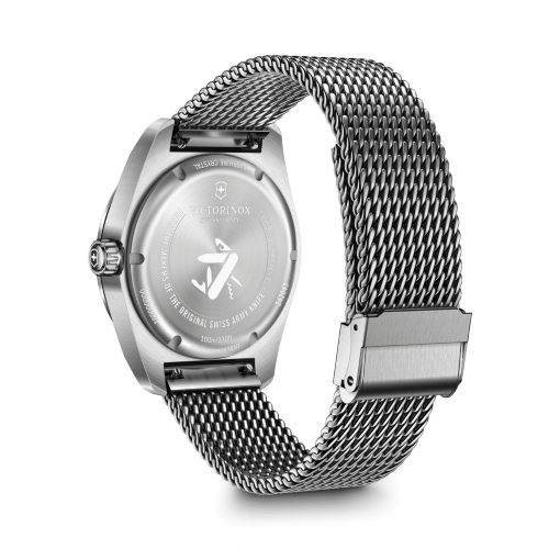 Watch - VICTORINOX Swiss Army 42mm SS Bracelet Black Dial