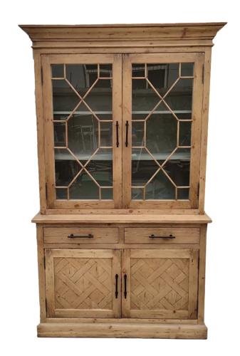 Lolo Hutch Dresser
